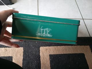 Scatola porta biscotti Lazzaroni vintage con rosa