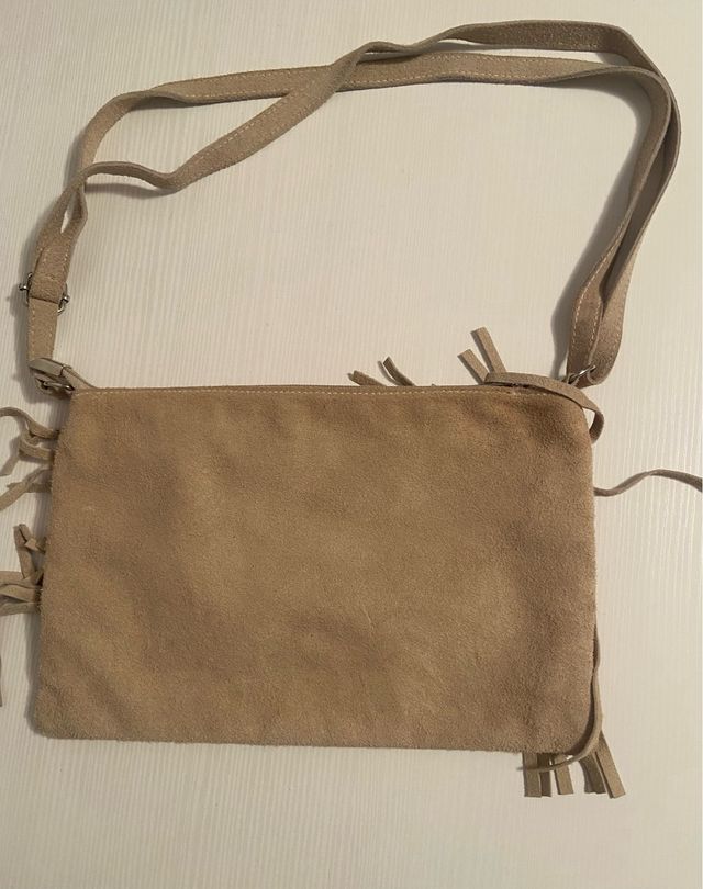 Bolsito ante flecos beige