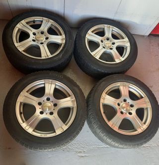 4 llantas de aluminio 205/55 R16 Marca pirelli