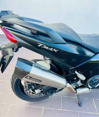 Yamaha TMAX DX - a toda prueba. muchos extras