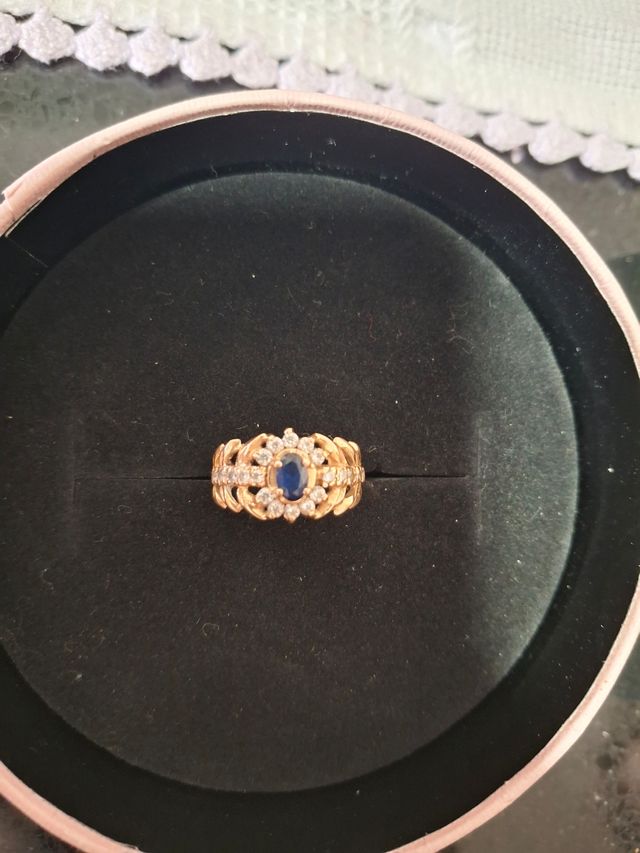 Anillo de oro de la princesa dianaa