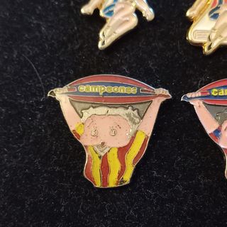 Lote de pins Betty Boop futbolista