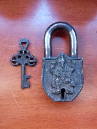 Candado antiguo Asiático .