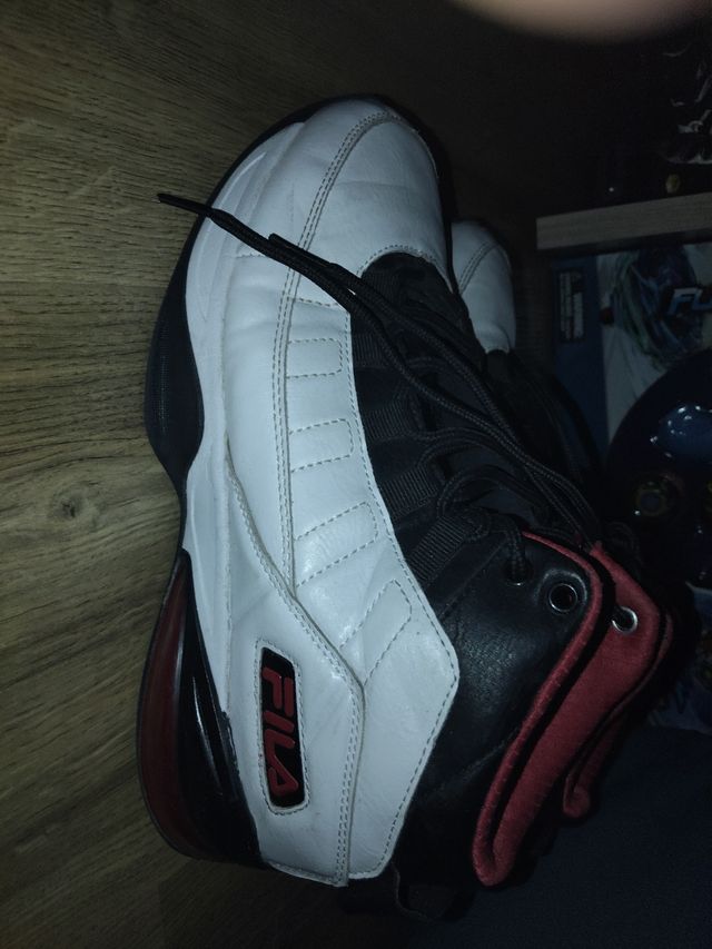 Zapatillas Fila baloncesto blancas y negras