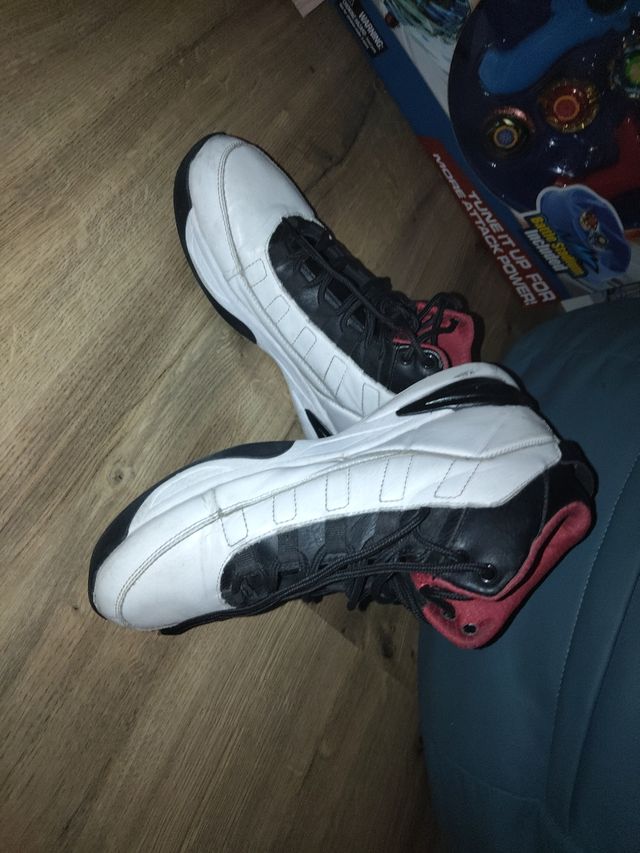 Zapatillas Fila baloncesto blancas y negras
