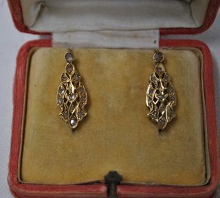 Pendientes antiguos de oro con estuche 