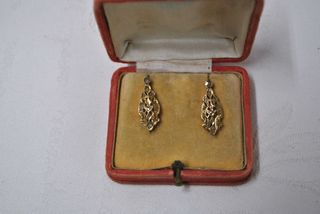 Pendientes antiguos de oro con estuche 