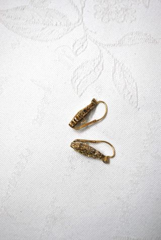 Pendientes antiguos de oro con estuche 