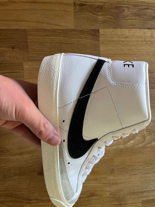 Nike Blazer Mid '77 - Blancas y Negras VERDADERAS