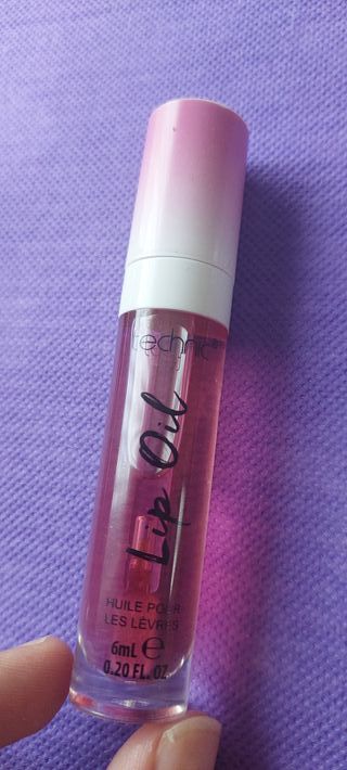 Pintalabios rosa y aceite labial lip oil cereza