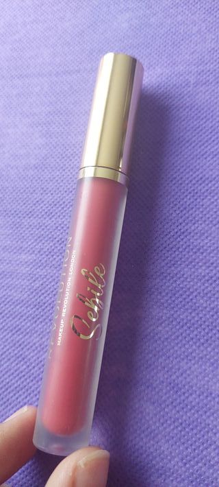 Pintalabios rosa y aceite labial lip oil cereza