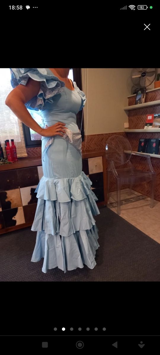 Vestido Sevillana azul celeste con flores azulonas