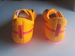 Botas fútbol Nike Phantom con tacos 40,5