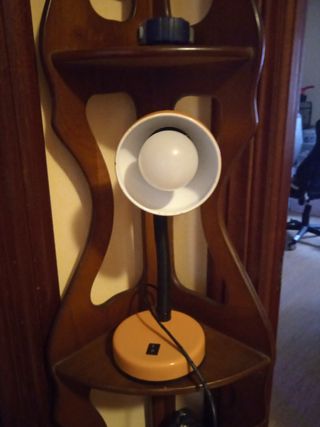 Lampara escritorio vintage, ilumina muy fuerte.