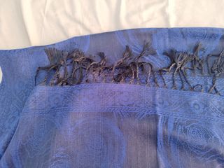 Pañuelo azul 170*65cm sin contar los flecos