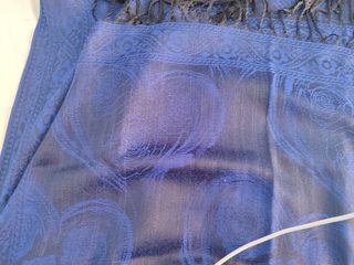 Pañuelo azul 170*65cm sin contar los flecos