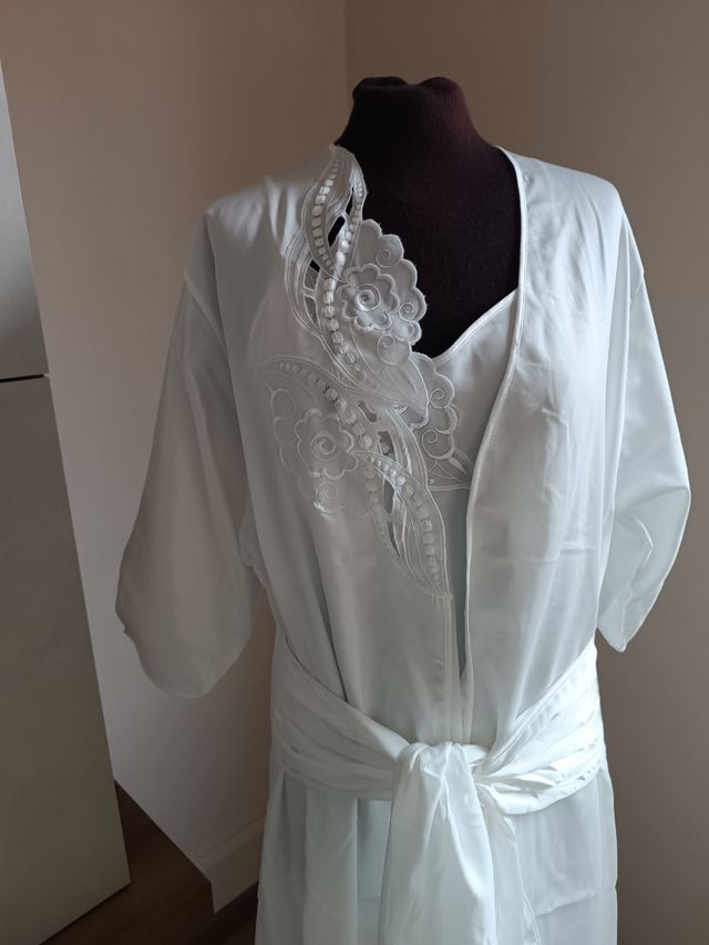 Completo notte  sposa mai usato bellissimo