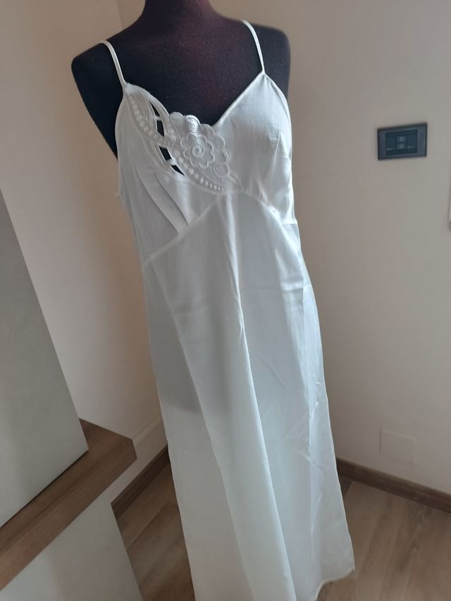 Completo notte  sposa mai usato bellissimo