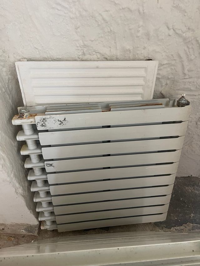 Deposito para gasoil 1000 litros. 5 radiadores