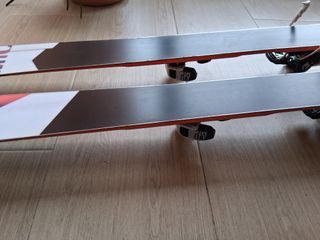 Tablas de esquí con fijaciones