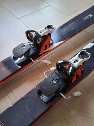 Tablas de esquí con fijaciones