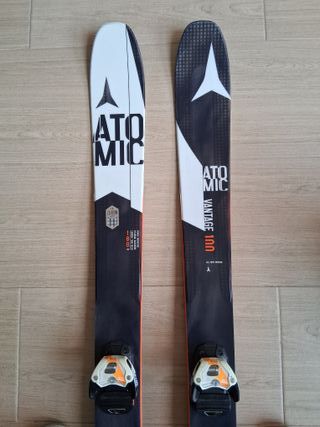 Tablas de esquí con fijaciones