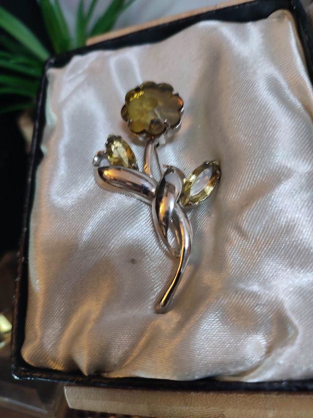 Elegante spilla a forma di fiore placcata in argento sterling, anni '80