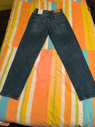 Jeans Zara Mom Fit tiro alto 34
