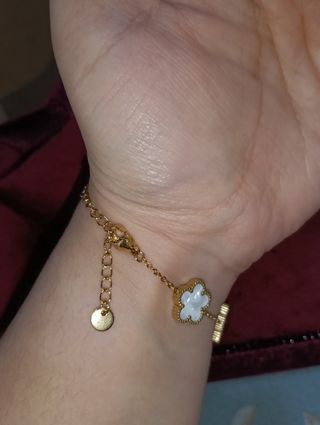 Bracciale quadrifoglio oro e bianco perla