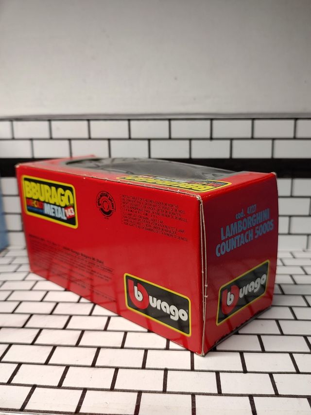 Bburago Lamborghini Countach 5000S 1:43