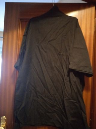 Camisa negra manga corta