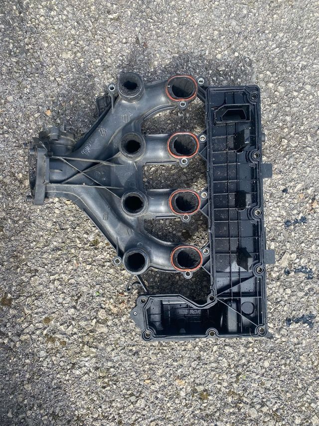 Colector Admision 2.0 HDI 136cv