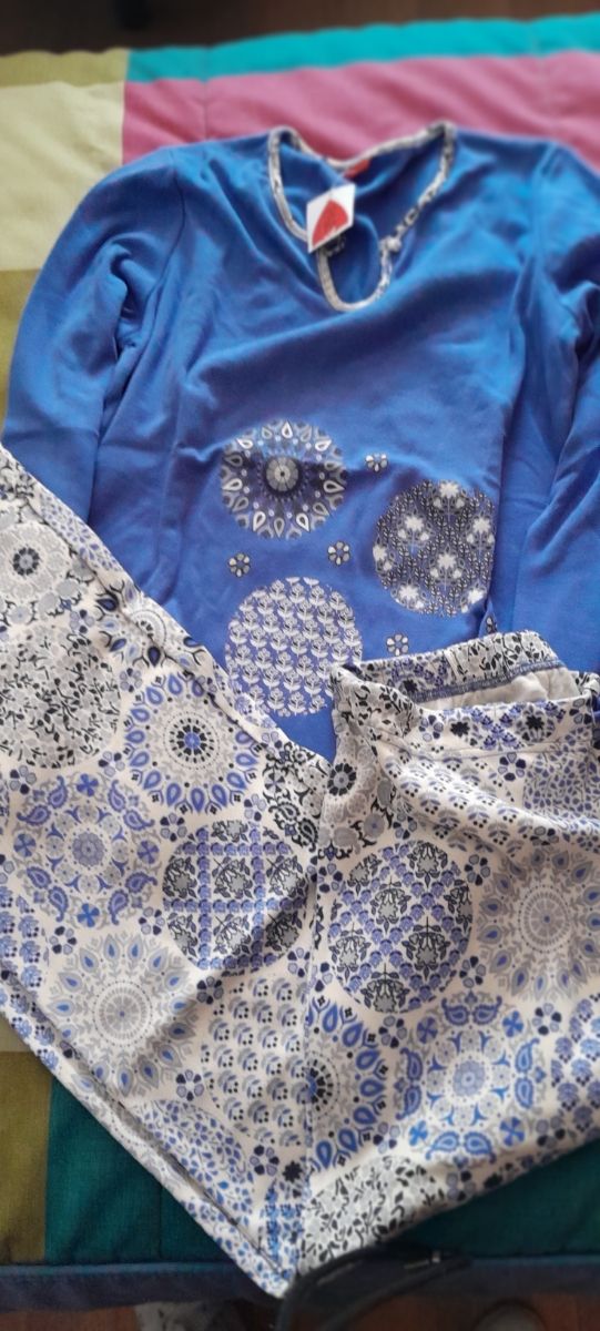 Pijama mujer azul y blanco