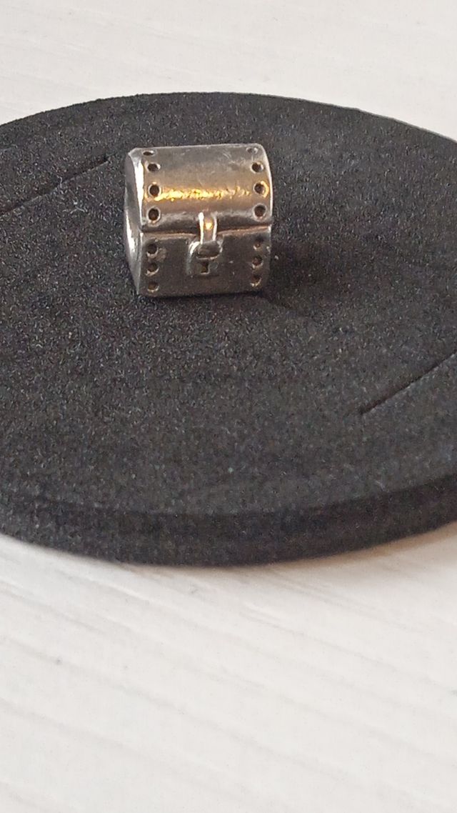 Colgante Pandora cofre