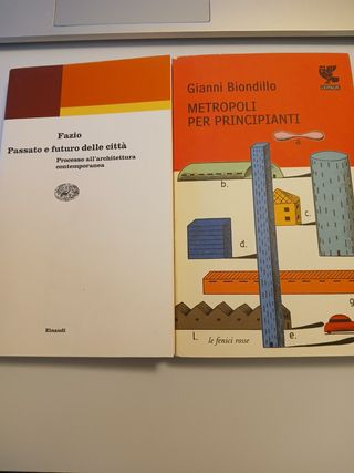 2 volumi sull'architettura delle città 