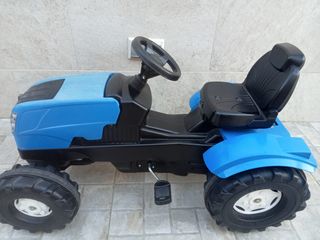 Tractor a pedales para niño