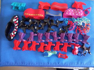 playmobil, mantas sillas y bocados.