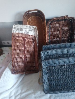 Lote de 7 cestas mimbre.