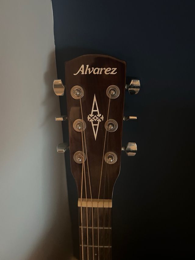 Guitarra Acústica Álvarez