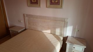 En La Manga cabecero y mesillas