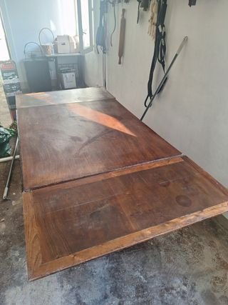 Mesa de madera antigua