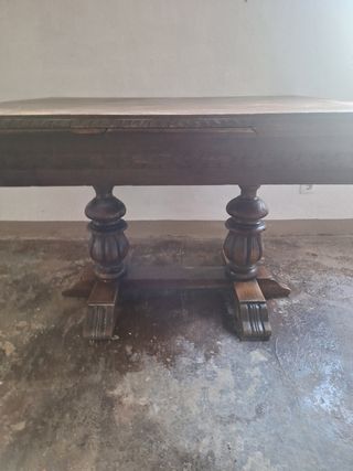 Mesa de madera antigua