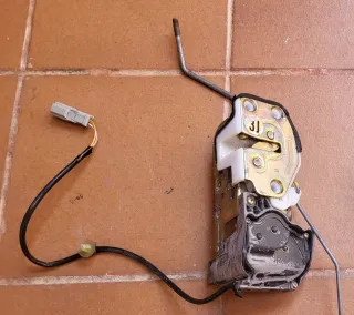 Cerradura puerta honda civic eg