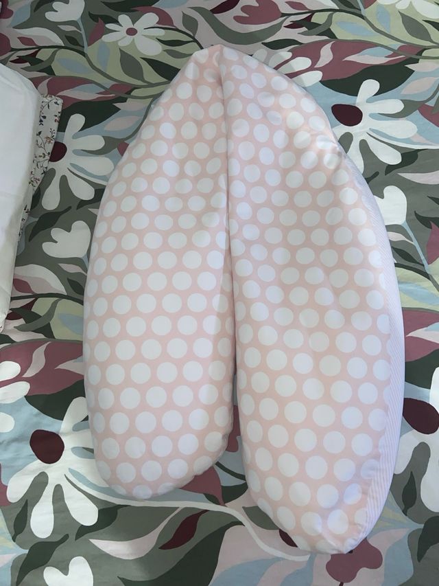 Cojín lactancia lunares rosa