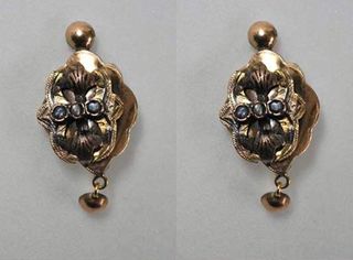 Antiguos pendientes de oro