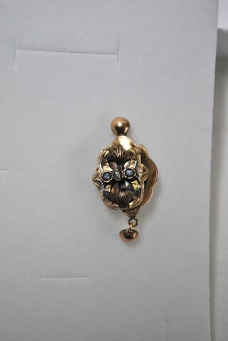Antiguos pendientes de oro