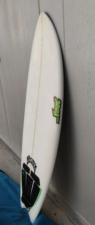 Tabla Surf Lost 5.6 29L-maniobra olas pequeñas