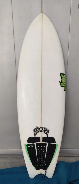 Tabla Surf Lost 5.6 29L-maniobra olas pequeñas