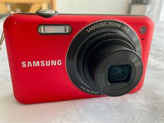 Cámara Samsung ES73 roja