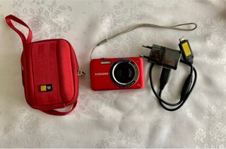Cámara Samsung ES73 roja